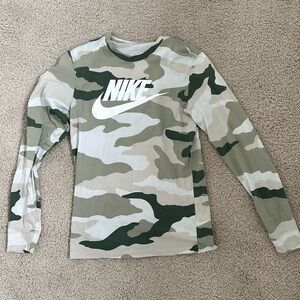 Nike Men’s Long Sleeved Camo T shirt